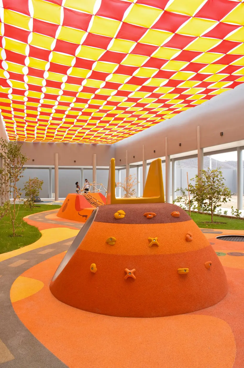 https://api.rubberbrasil.com.br/wp-content/uploads/2026/01/Maple-Bear-Arcoverde-08-1020x1536.webp
